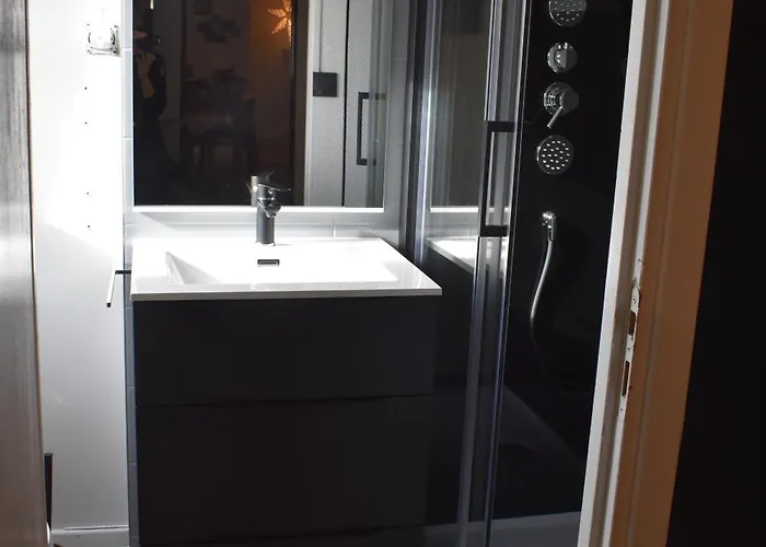 La Tour Du Rempart - T2 En Duplex En Hypercentre De Apartment *